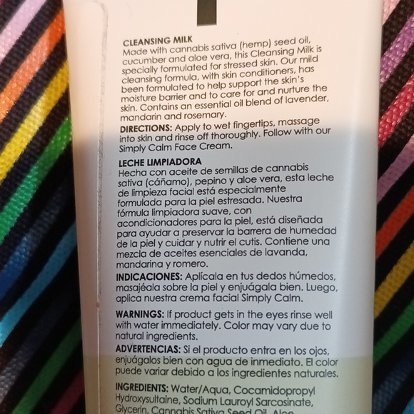 Simply Calm Cleansing Milk minimalist - Picture 6 of 10